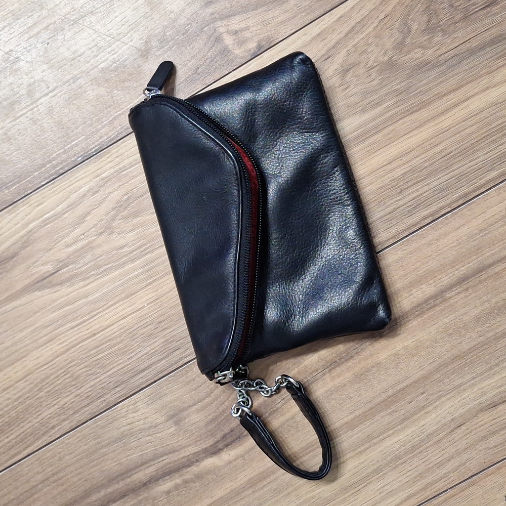 ili New York Genuine Leather wristlet